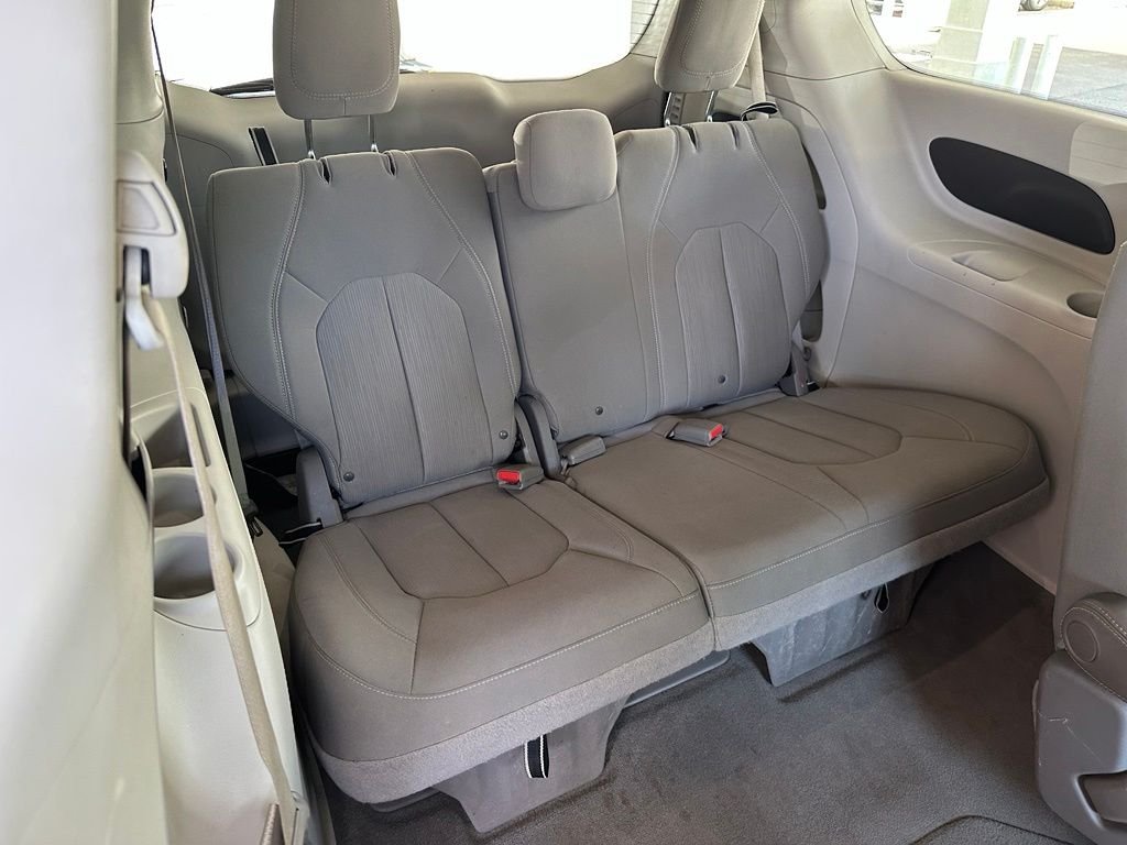 Used 2017 White Chrysler Touring image 35