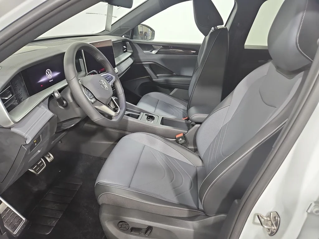 New 2026 White/off-white Volkswagen 2.0T SE R-Line Black image 9