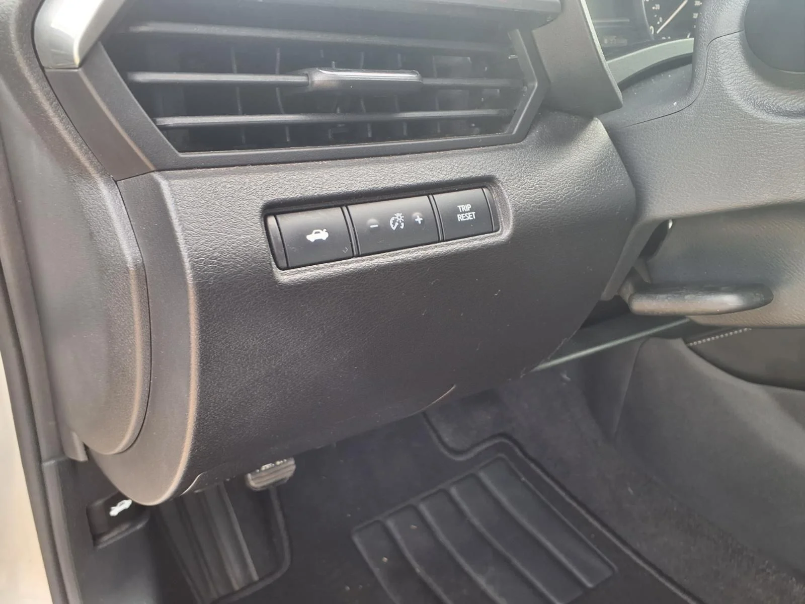 Certified Used 2023 Silver Nissan 2.5 SV image 15