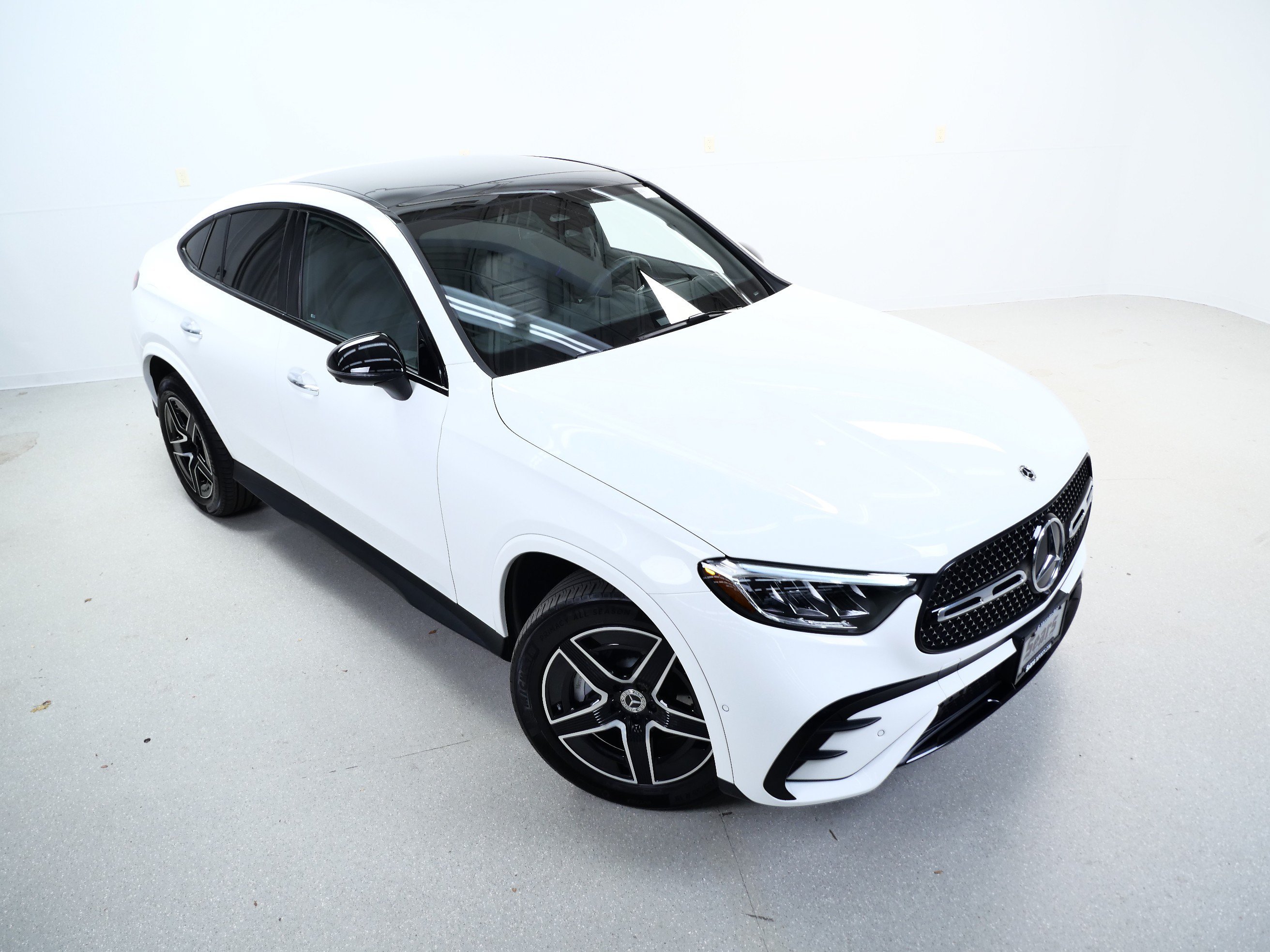 Used 2024 Polar White Mercedes-Benz GLC 300 image 4