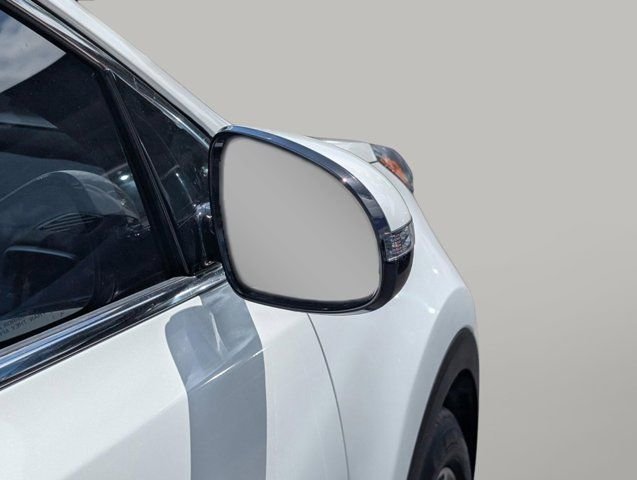 Used 2022 White Kia EX image 26