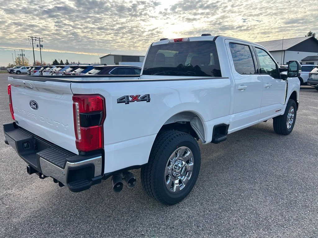 New 2027 Star White Metallic Tri-Coat Ford F-350® Lariat® image 7