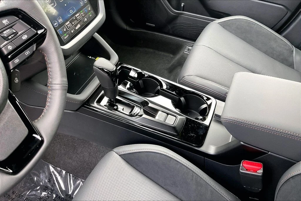 New 2026 CRYSTAL BLACK SILICA Subaru Touring Hybrid image 9