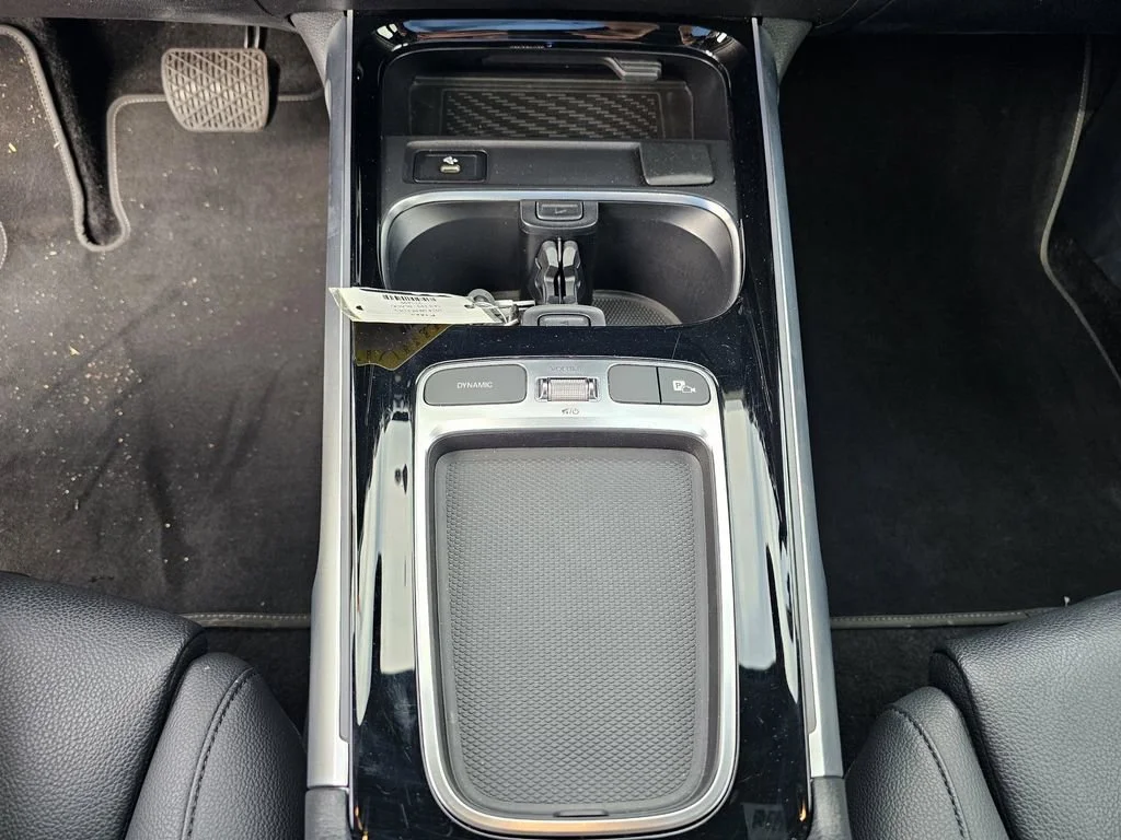 Used 2024  Mercedes-Benz GLB 250 image 27