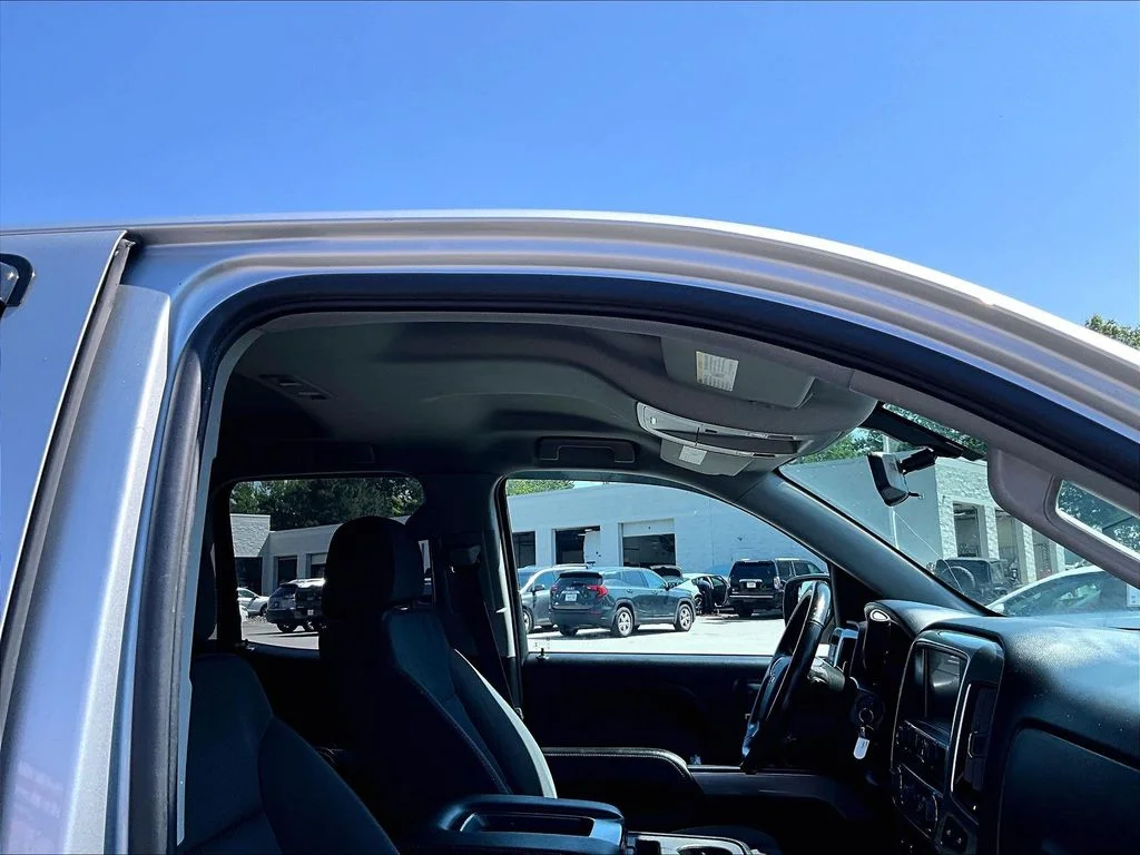 Used 2019 Silver Chevrolet LT image 22