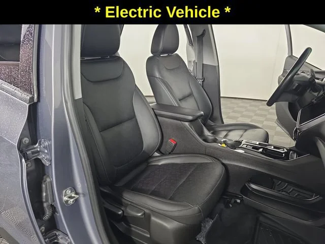 Used 2023 GRAY GHOST METALLIC Chevrolet 2LT image 29