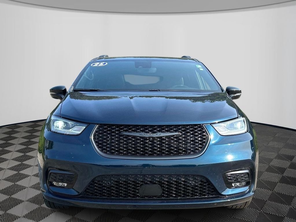 Used 2025 Blue Chrysler Limited image 8