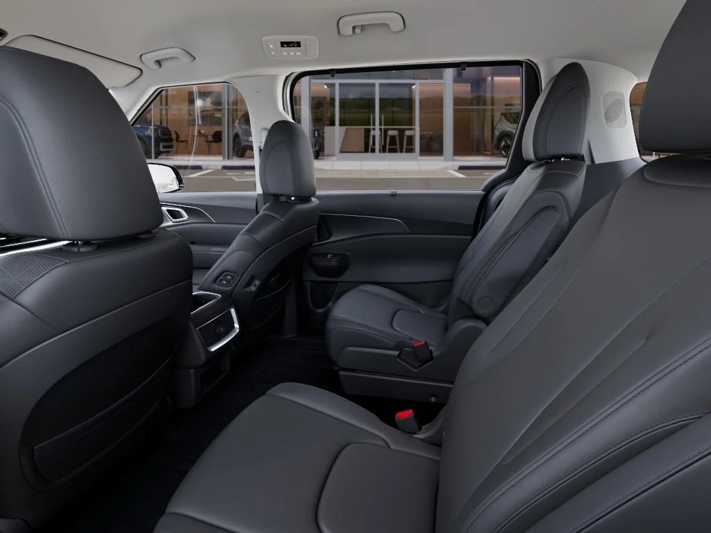 New 2027 Snow White Pearl Kia EX image 18
