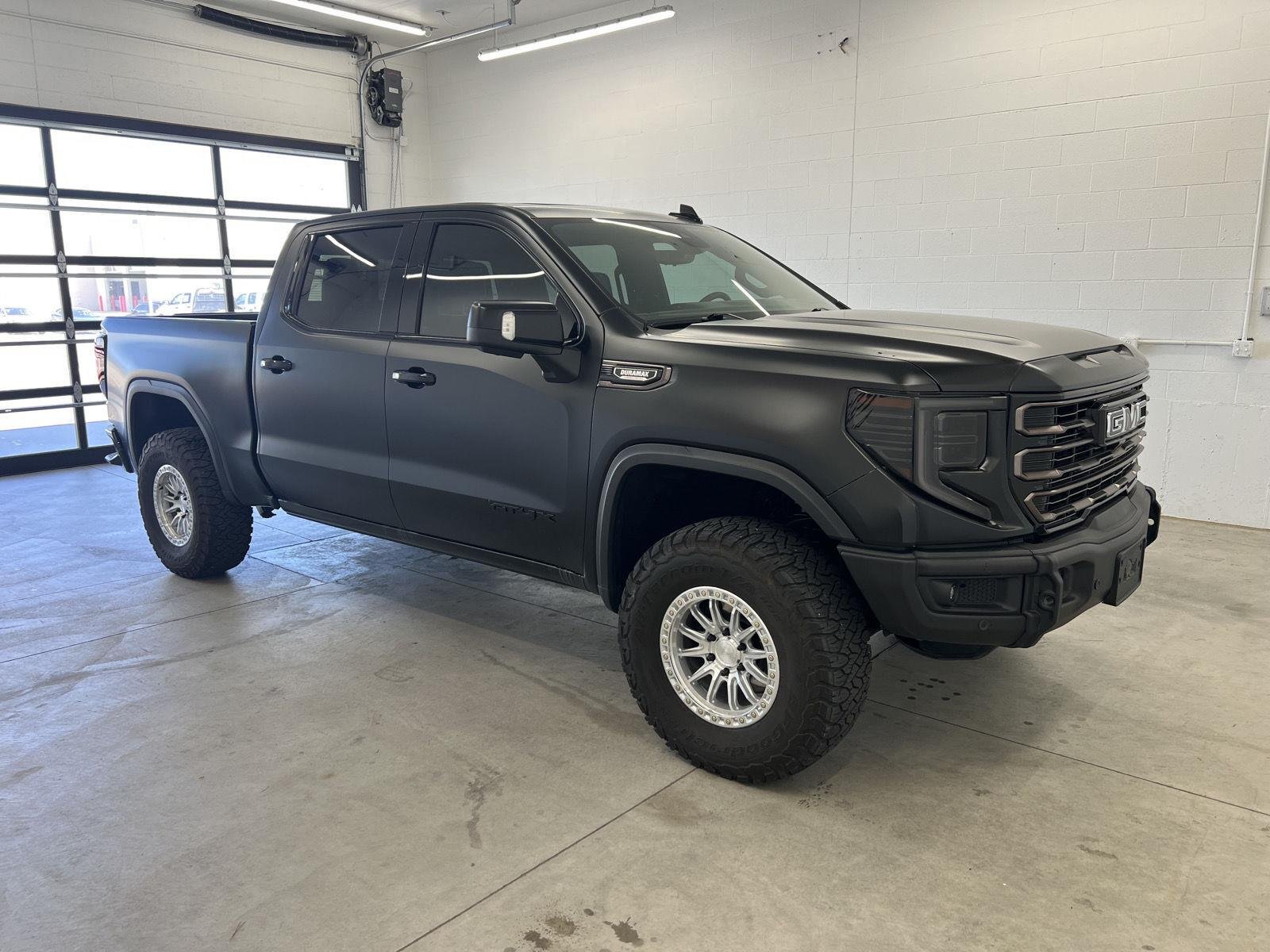 Used 2025 Onyx Black GMC AT4X image 5