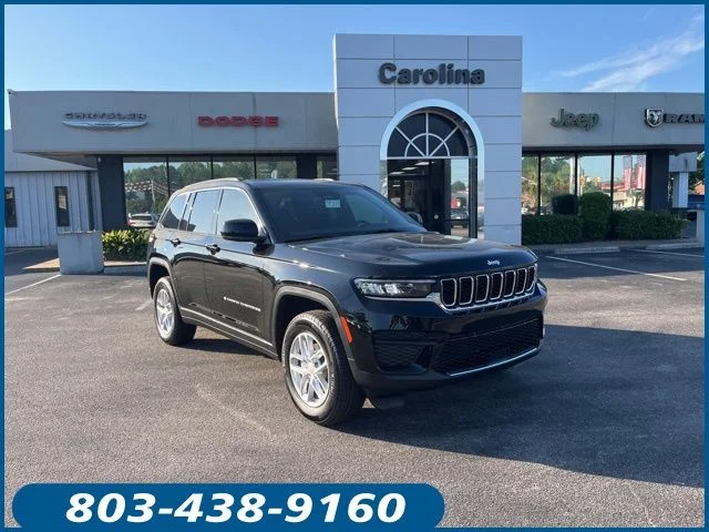 New 2026 Diamond Black Crystal Pearl-Coat Exterior Paint Jeep Laredo image 1