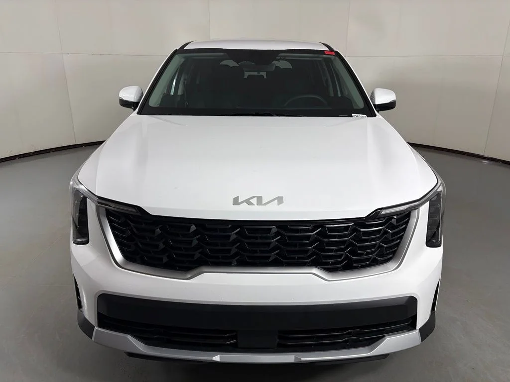New 2026 Glacial White Pearl Kia LX image 4