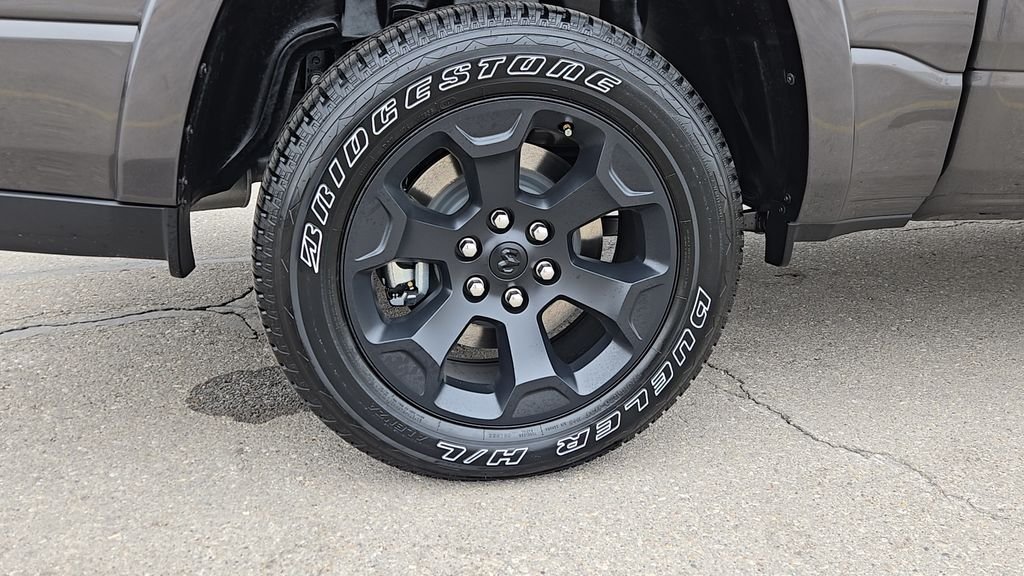 New 2026 Granite Crystal Metallic Clear-Coat Exterior Paint RAM Big Horn/Lone Star image 33