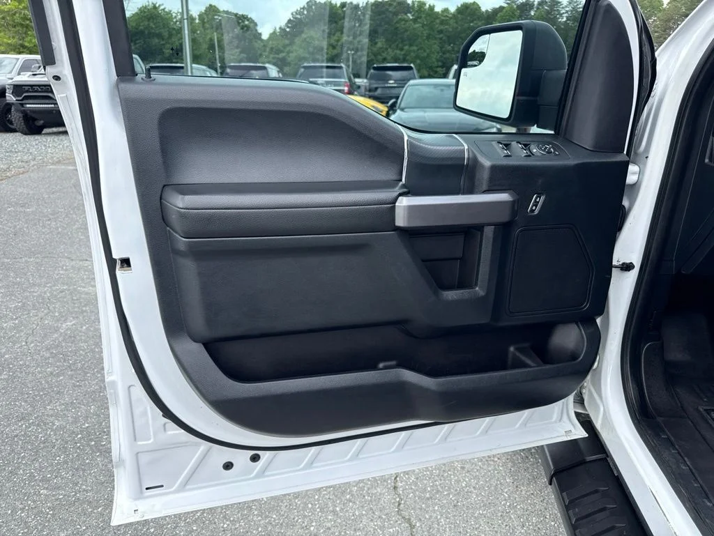 Used 2020 White Ford XLT image 25
