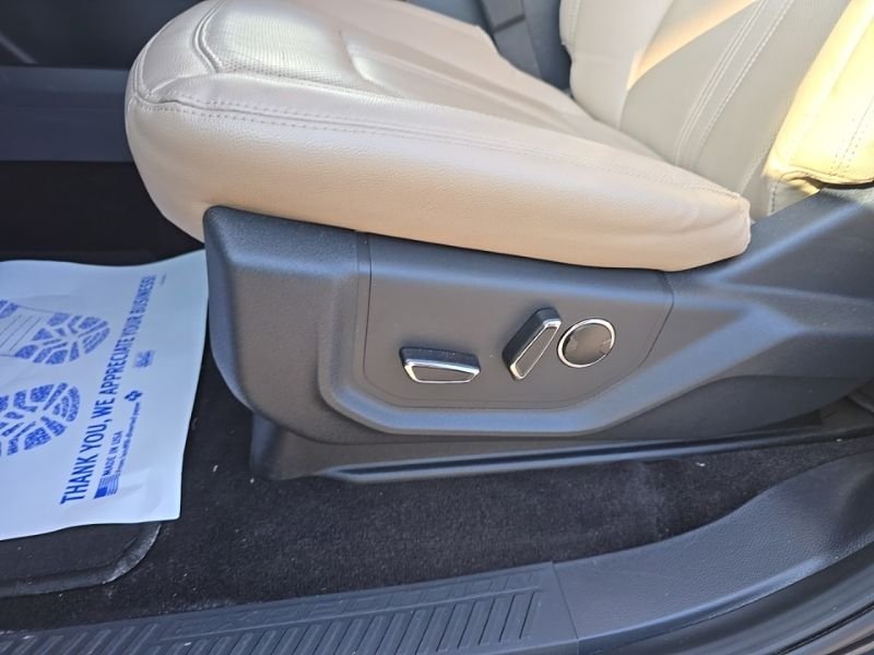 Used 2022 Blue Ford Limited image 26