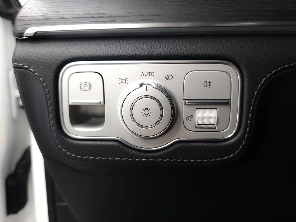 Used 2025 Polar White Mercedes-Benz GLE 450e image 10