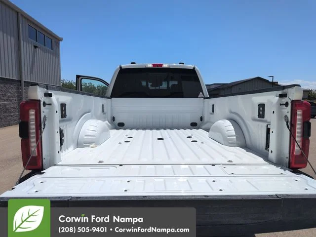 New 2026 White Metallic Ford Lariat image 27