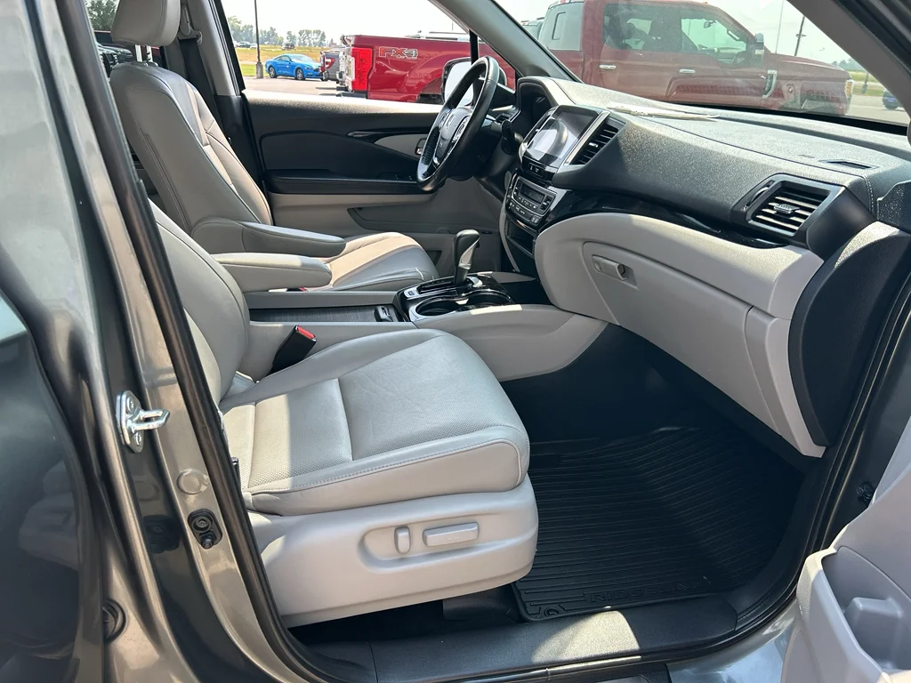 Used 2019 Modern Steel Metallic Honda RTL-E image 19