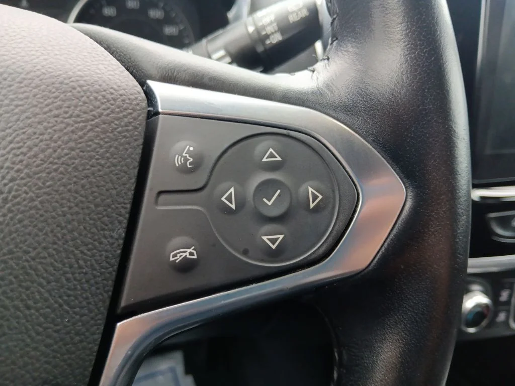Used 2022 Summit White Chevrolet LT Leather image 18