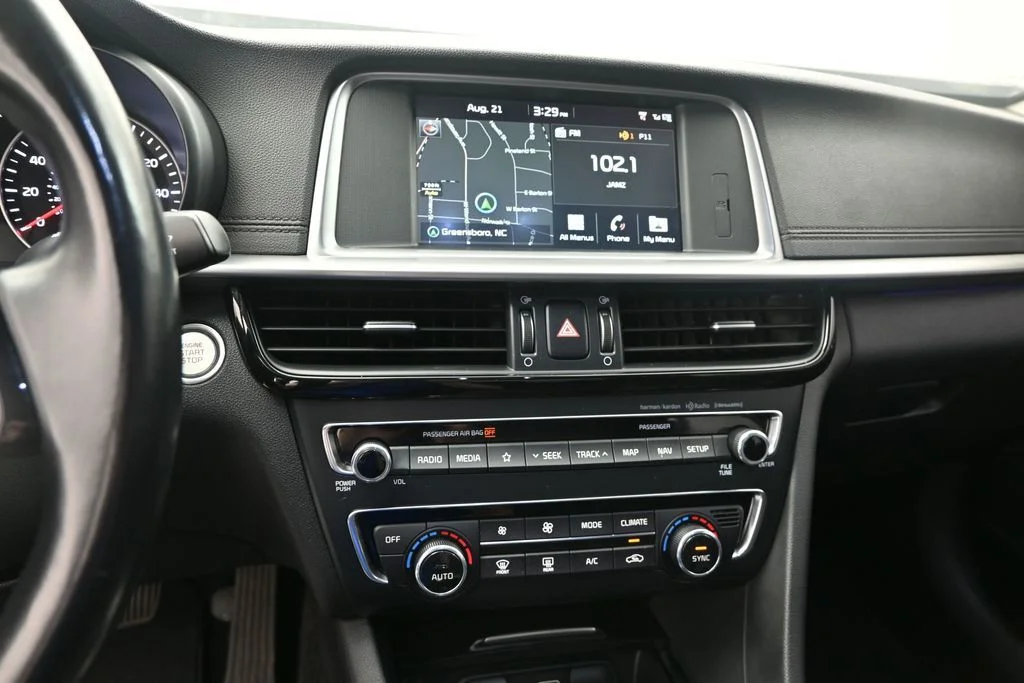 Used 2019 White Kia EX image 24