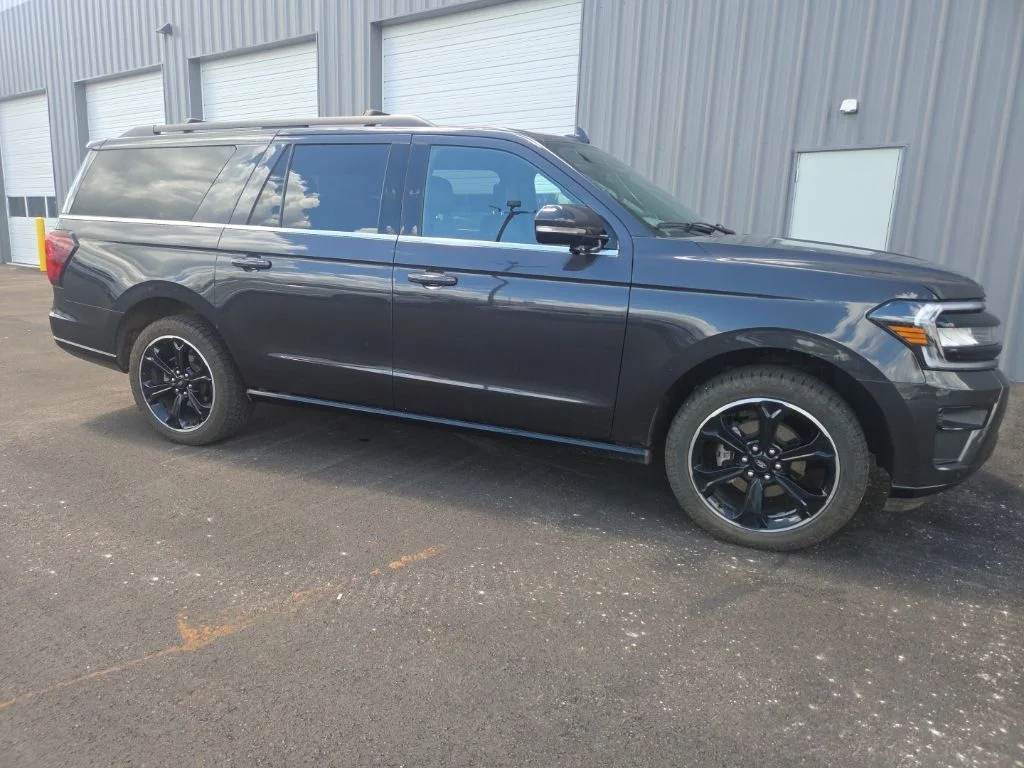 Certified Used 2023  Ford Limited image 12
