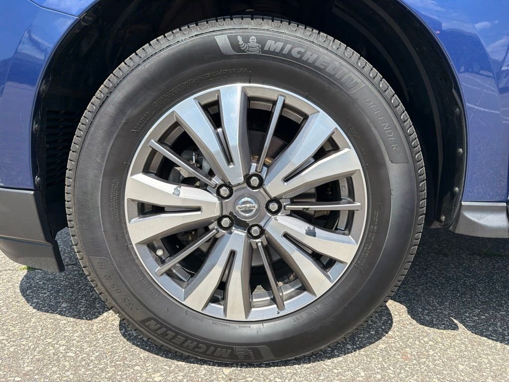 Used 2019 Blue Nissan SL image 23