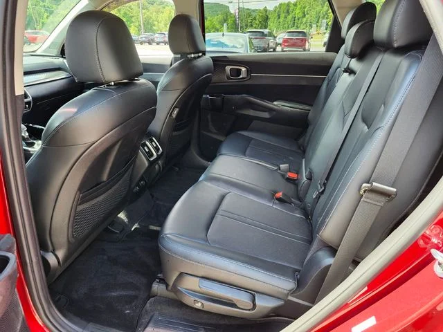 Used 2021 Red Kia S image 11