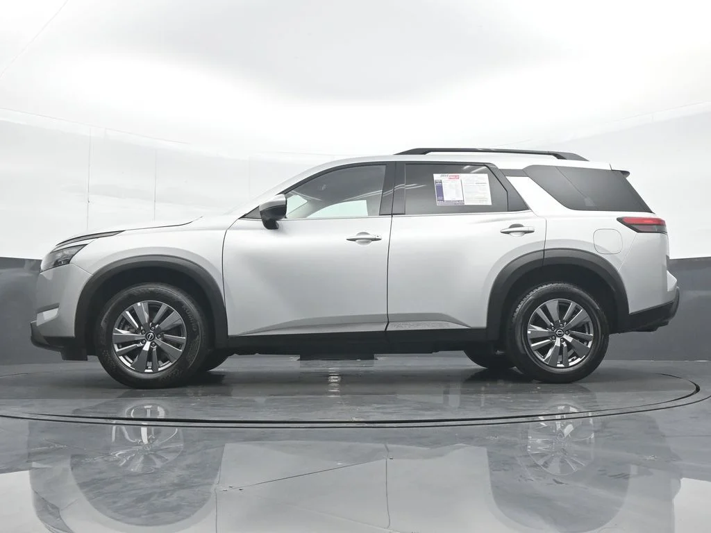 Used 2025 Silver Nissan SV image 28