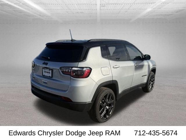 New 2026 Silver Zynith Metallic Clear-Coat Exterior Paint Jeep Latitude image 10