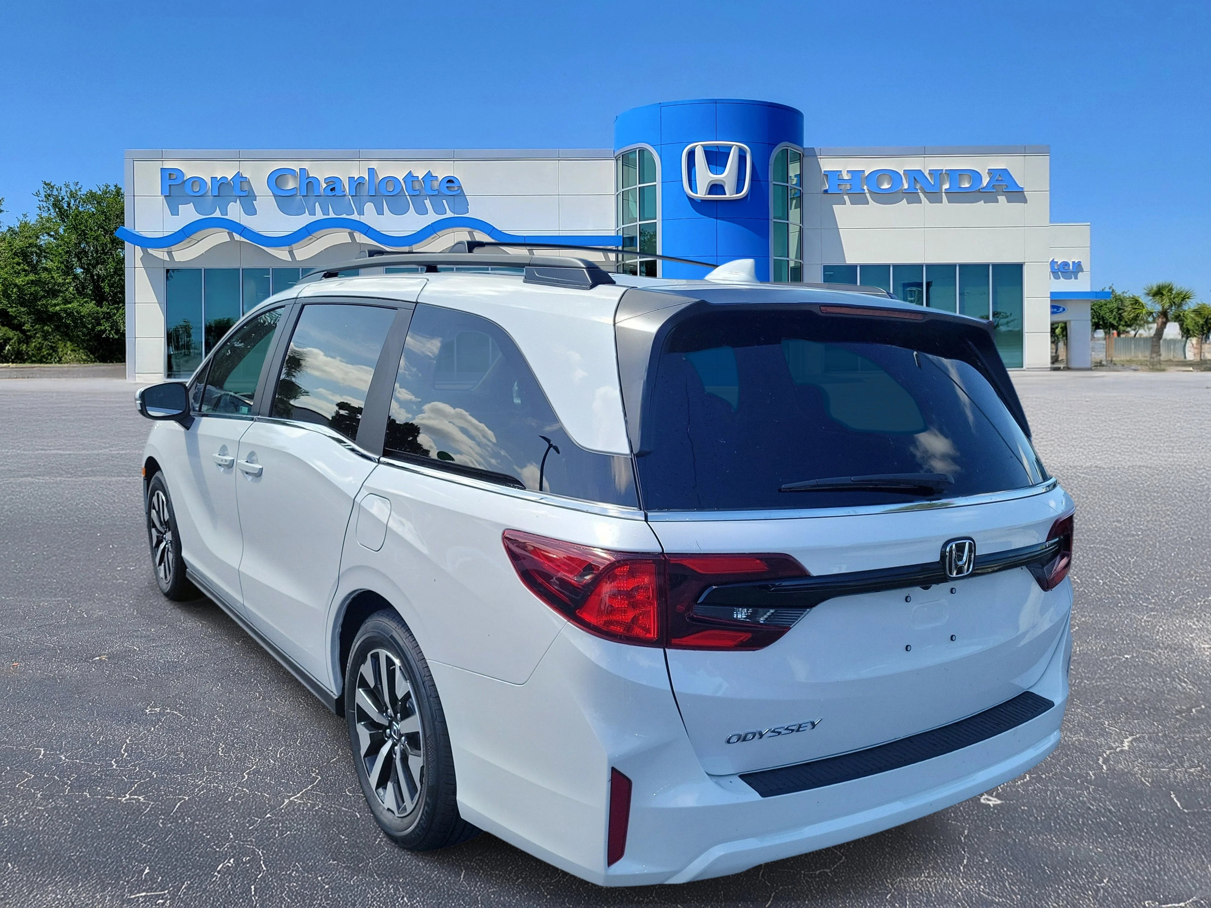 New 2026 Platinum White Pearl Honda EX-L image 30