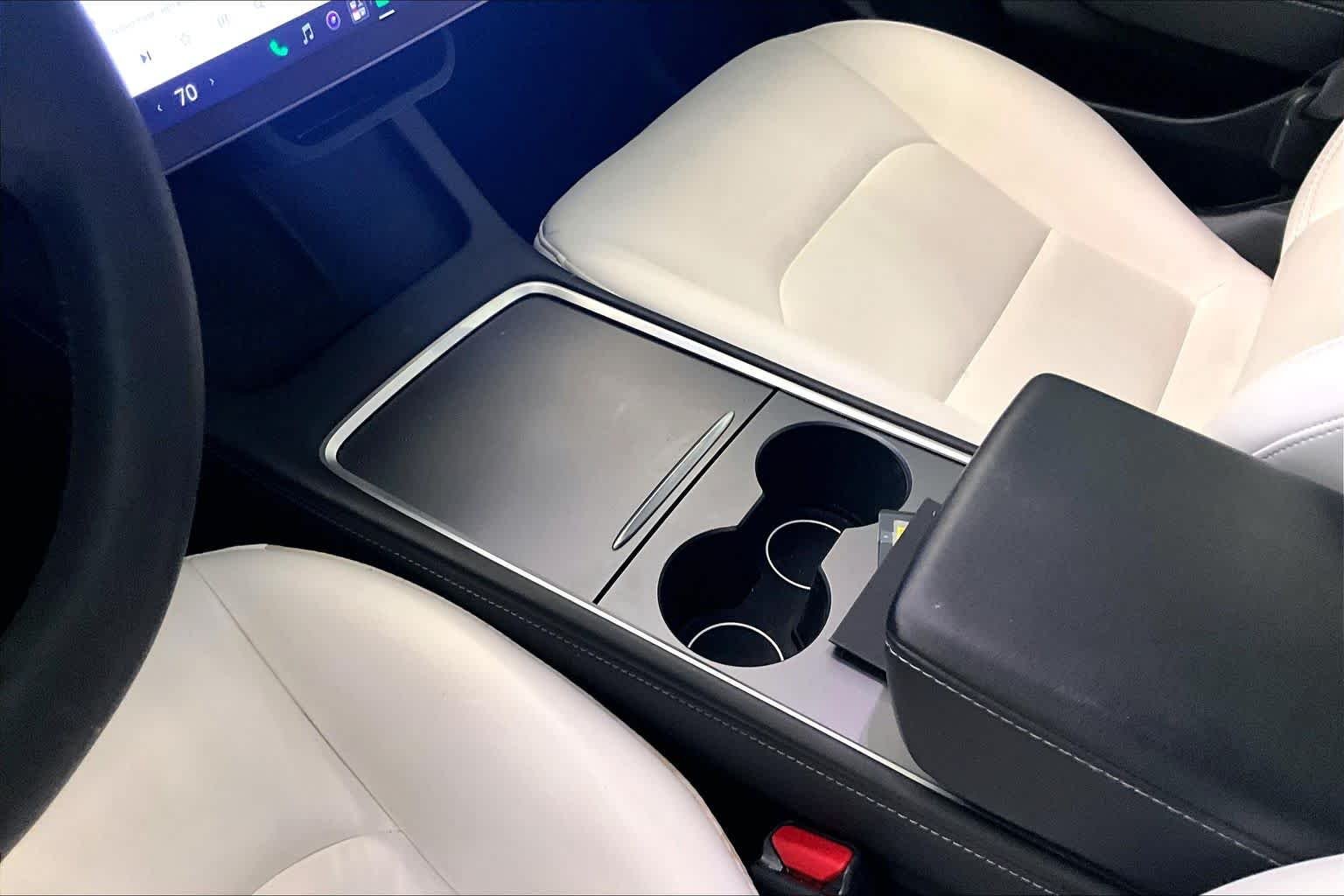 Used 2021  Tesla Standard Range Plus image 14