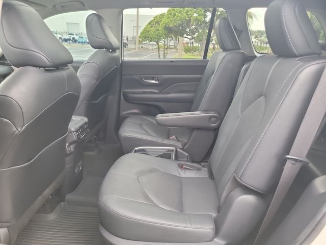 Used 2024 White Toyota Platinum image 13