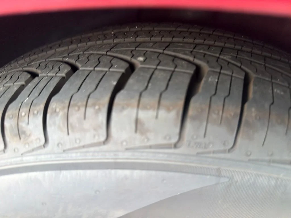 Used 2017 Red Hyundai Base image 10