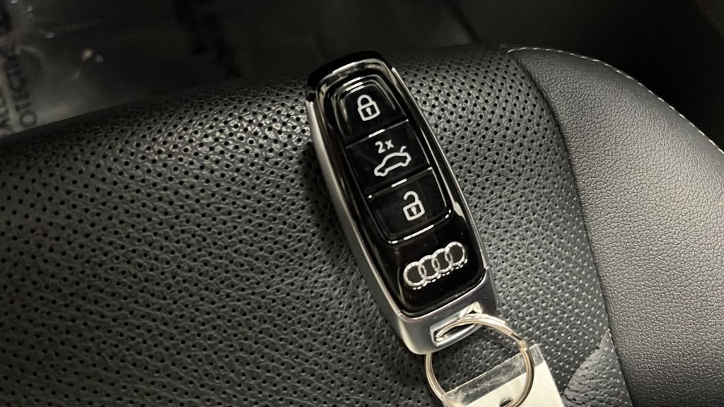 Used 2025 Glacier White Audi 55 Premium Plus image 43