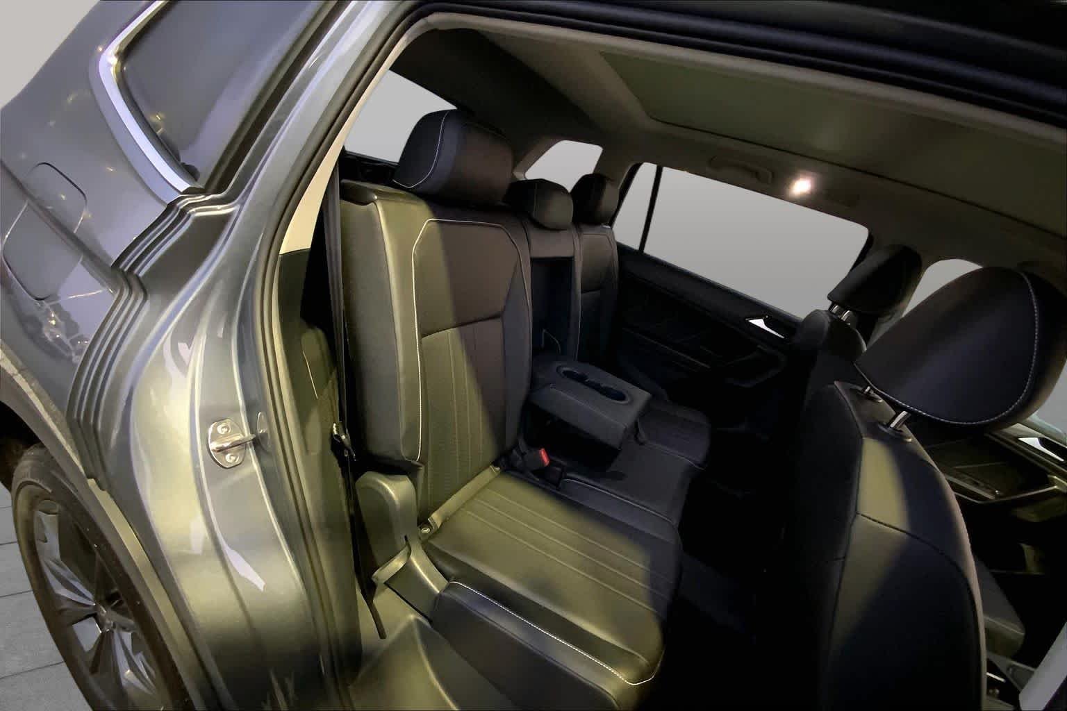 Used 2024 Platinum Gray Metallic Volkswagen SE image 19