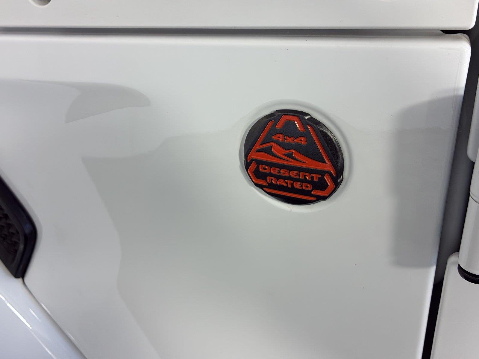 Used 2021 Bright White Clearcoat Jeep Mojave image 11
