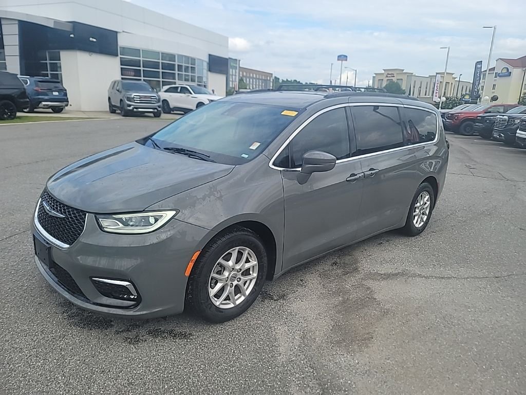 Used 2022 White Chrysler Touring L image 3