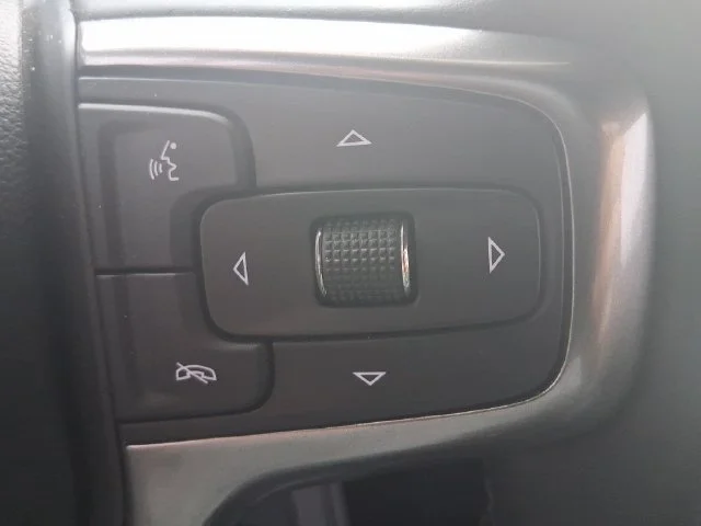 Used 2023 Gray Chevrolet Z71 image 32