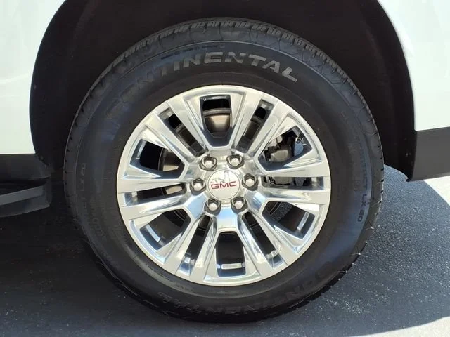 Used 2025 Summit White GMC Denali image 8