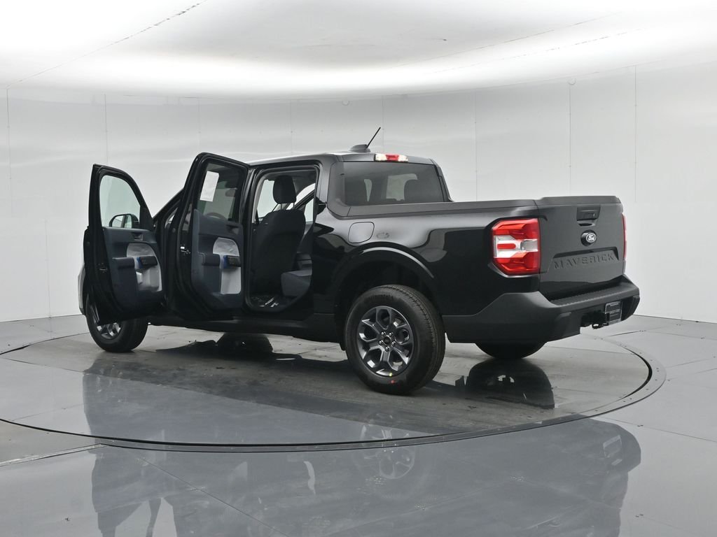 New 2026 Shadow Black Ford XLT image 23
