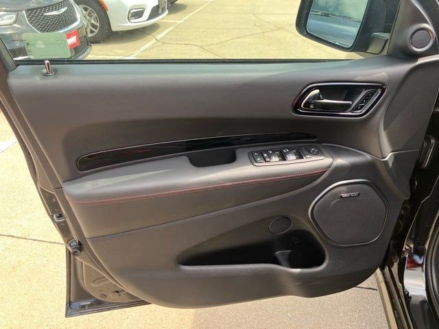 New 2026 Diamond Black Clear-Coat Exterior Paint Dodge GT Premium HEMI V8 image 8
