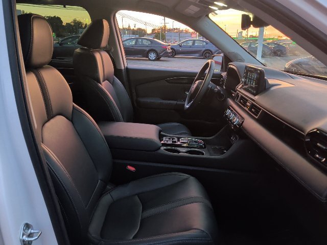 Used 2025 Platinum White Pearl Honda Touring image 6