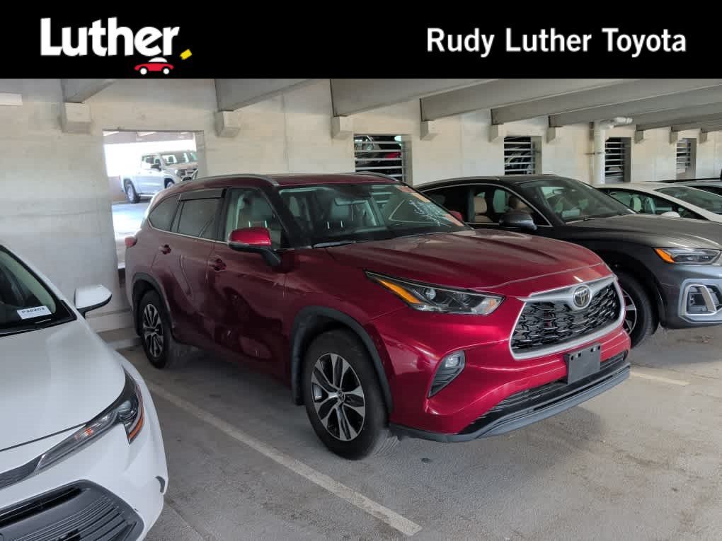 Used 2023 Ruby Flare Pearl Toyota XLE image 1