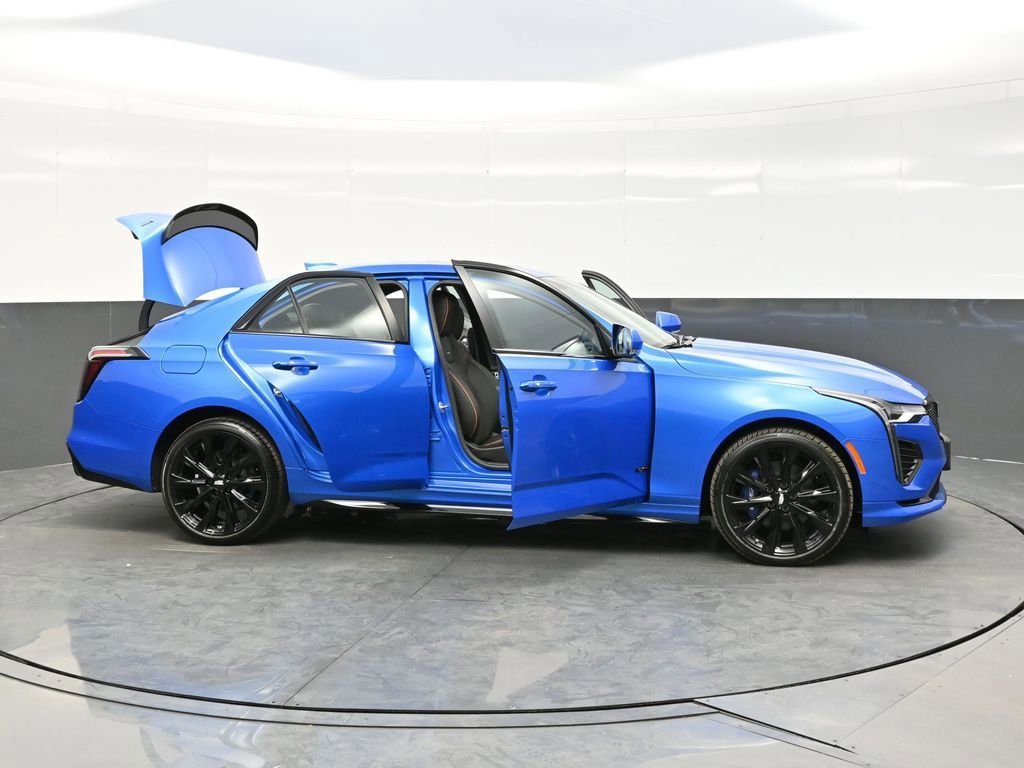 2025 Cadillac CT4 V-Series - Photo 40