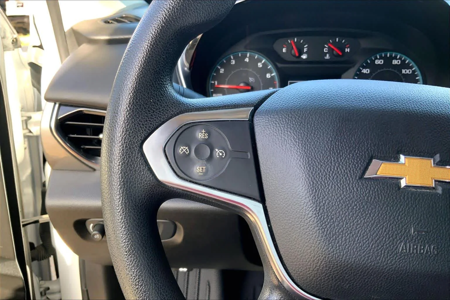 Used 2020 Summit White Chevrolet LS image 22