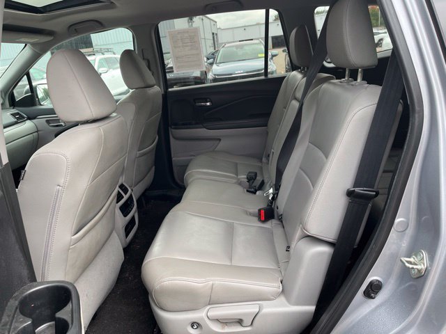 Used 2018 Silver Honda EX-L image 14