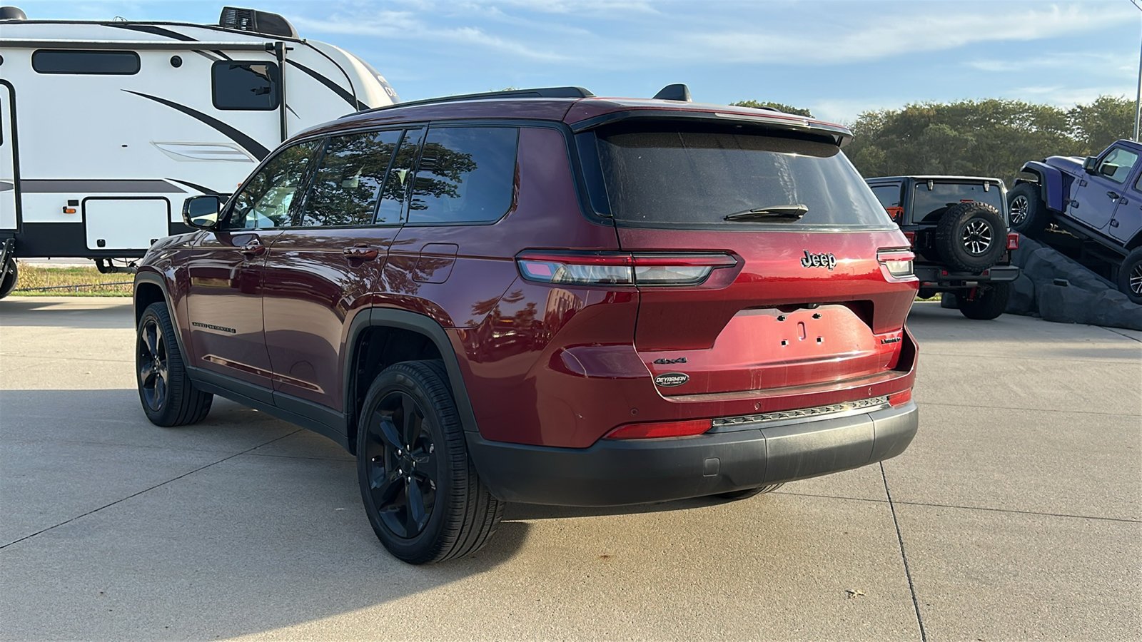 Used 2024 Red Jeep Limited image 7