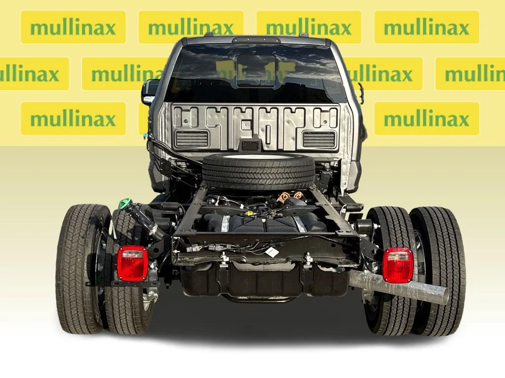 2026 Ford F-550 Super Duty Chassis Cab Lariat - Photo 12