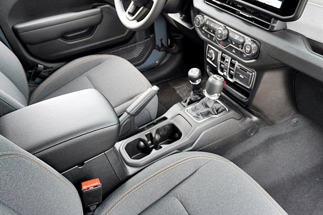 New 2026 Anvil Clear-Coat Exterior Paint Jeep Sport S image 19