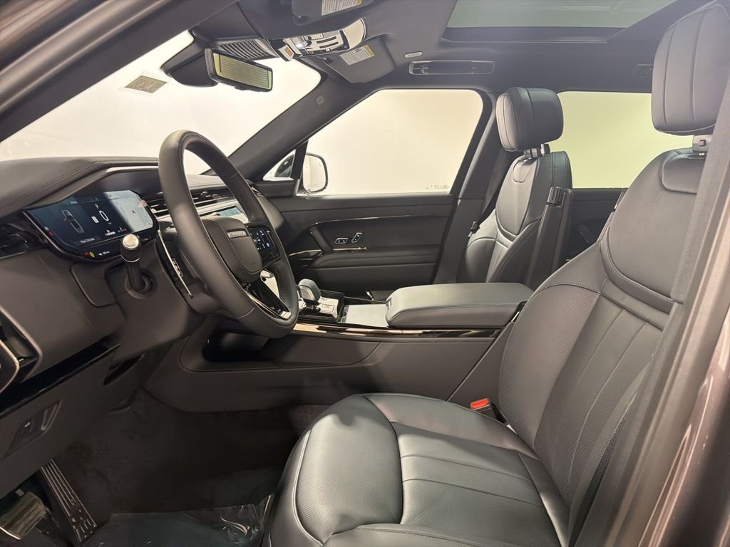 New 2026 Charente Grey Land Rover Dynamic SE image 11