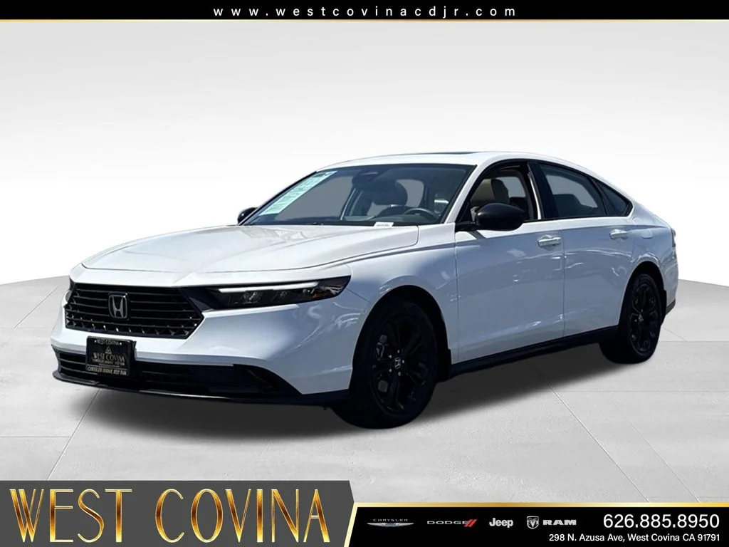 Used 2025 White Honda SE image 5